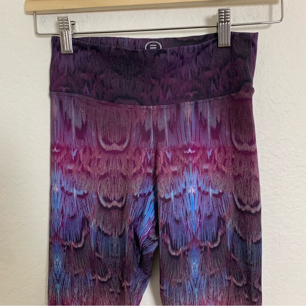 Barrel for Nadia Peacock Feather Yoga Leggings Size Small - Picture 14 of 16